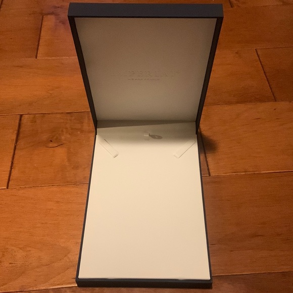 Imperial Pearls Necklace Box - Picture 1 of 6